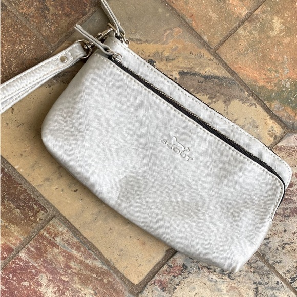 Scout Silver Wristlet Wallet Clutch - Picture 1 of 5